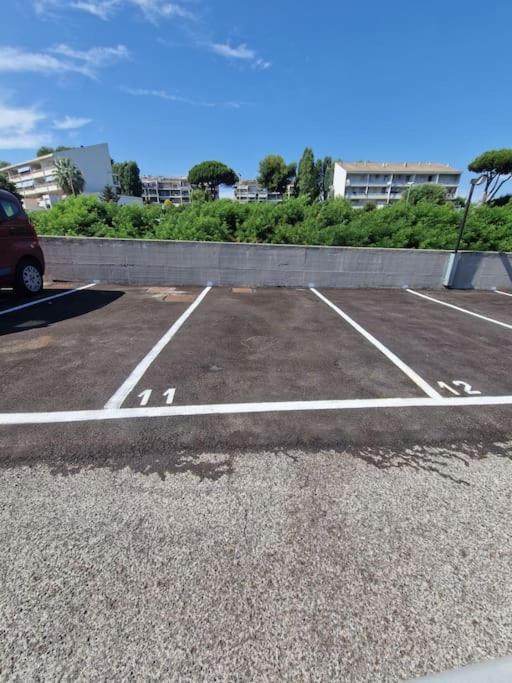 Terrazza A Nettuno E Chiesa Giubilare Santa Maria Goretti Extérieur photo